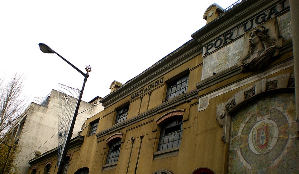 Развалины пивной фабрики "Portugália", Лиссабон, 2013. Фото fb.com/LisboaVaiMorrendoLentamente