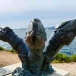 Монумент, посвященный персебеш. Поселок Понтеведра, Испания