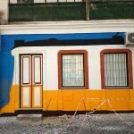 Дом в цветах лиссабонского трамвая